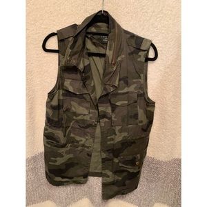 Love Tree Camo Vest